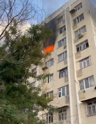 Toshkentdagi ko‘p qavatli uyda yong‘in chiqdi. 20 kishi evakuatsiya qilindi
