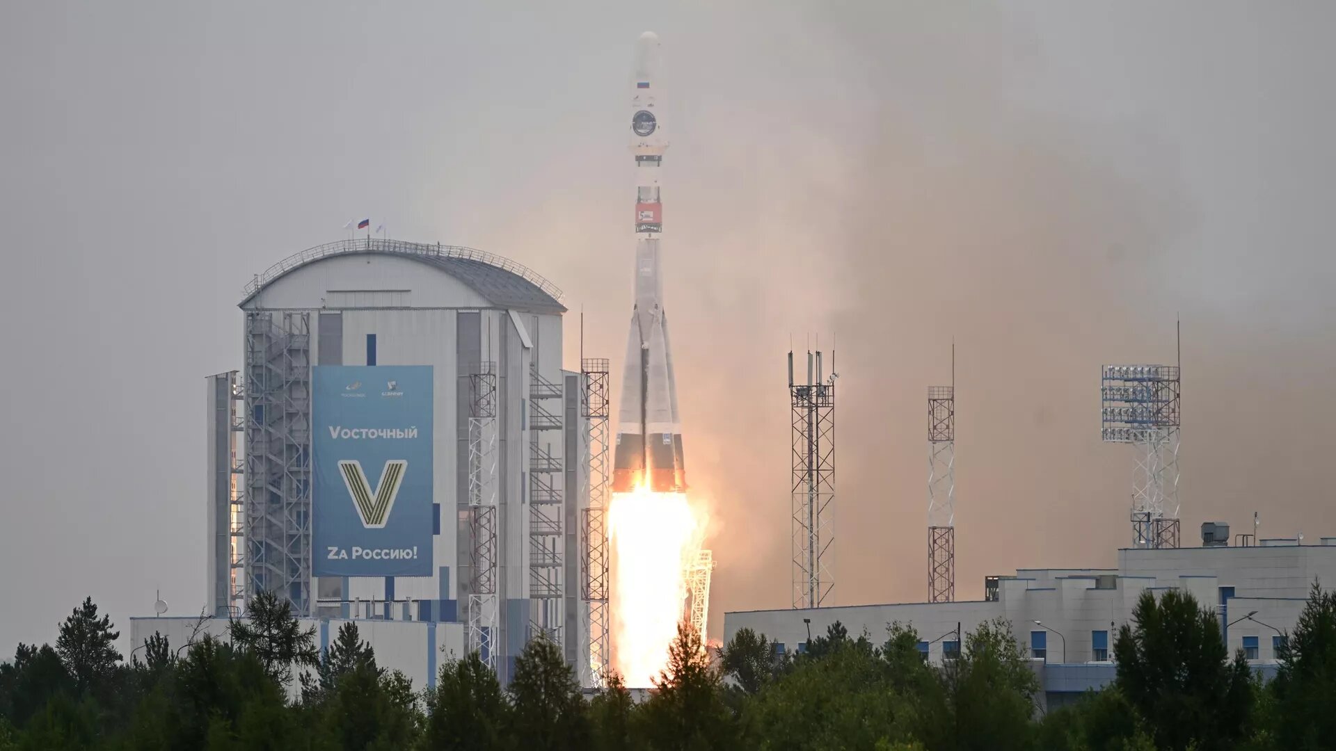 Rocket with the first Russian lunar station in 50 years successfully launched from Earth