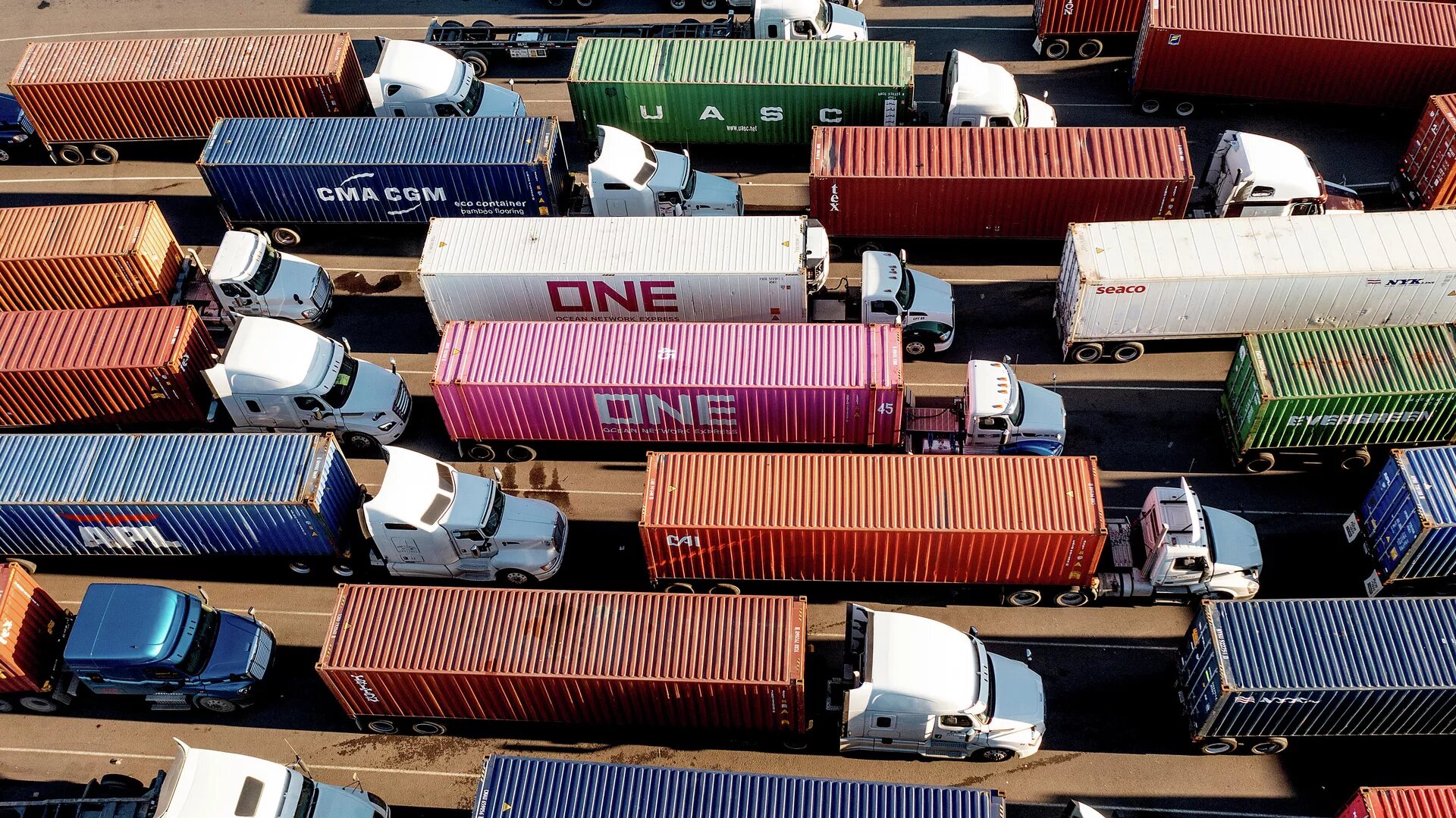 By how much did Azerbaijan's non-oil exports grow?
