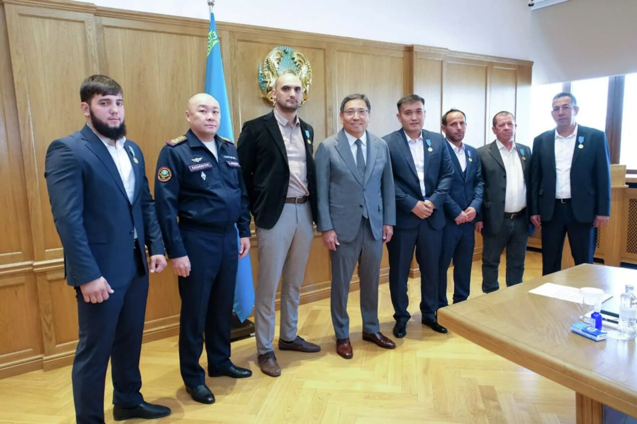 Tokayev awarded citizens who saved people in a fire in Almaty Akkent