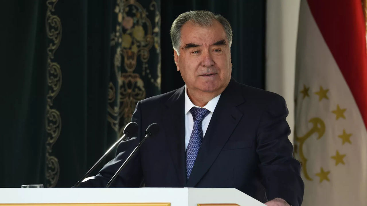 Rahmon presented gifts to 100 orphans in Khorog