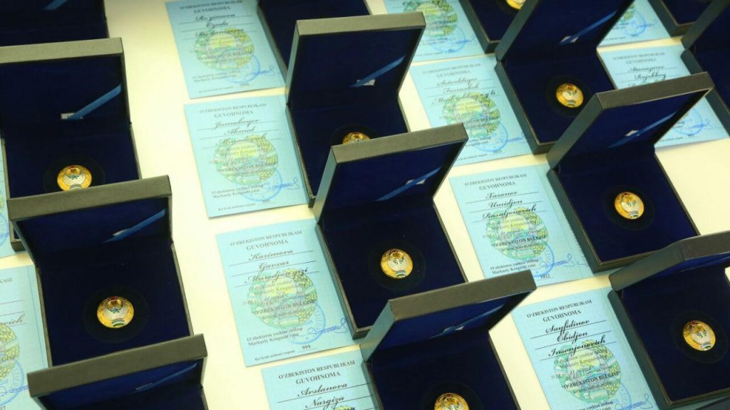 By presidential decree, a group of entrepreneurs was awarded a badge