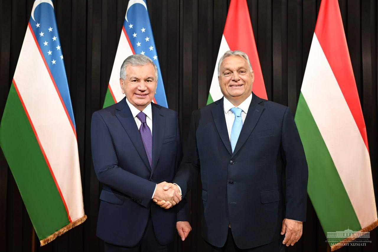 Leaders of Uzbekistan and Hungary stressed the importance of building up practical cooperation