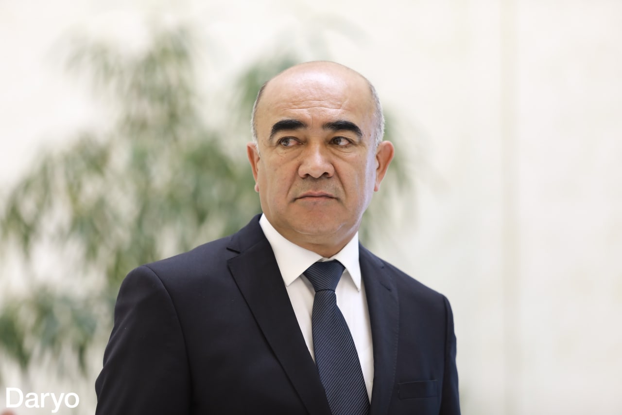 "Yer sotishni kasb qilib olishgan" – Zoyir Mirzayev Qibray hokimligidagi ishdan bo‘shatishlar haqida