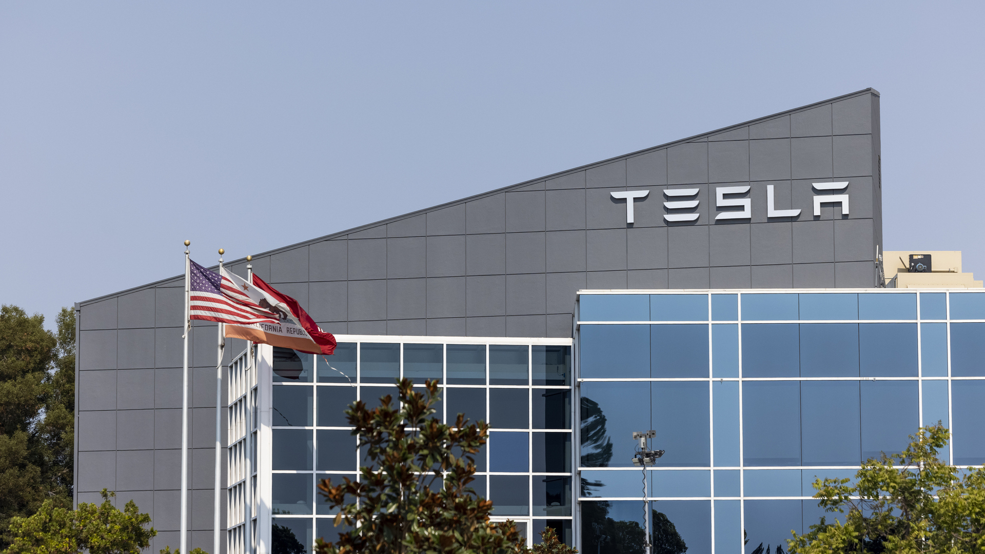Tesla accuses two former employees of data breach
