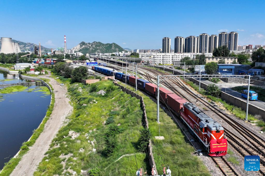 China launched a new railway service to Uzbekistan