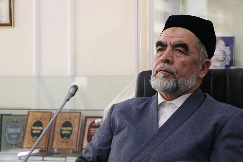 The highest order awarded to the late Sheikh Muhammad Sadiq Muhammad Yusuf was handed over to his son