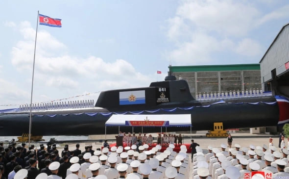 North Korea decided to equip submarines with tactical nuclear weapons