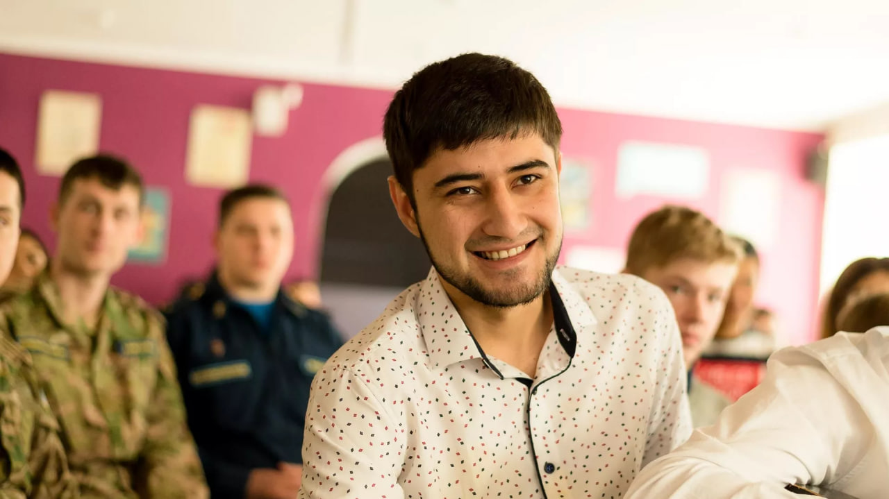 Tajiks return to their homeland after studying at foreign universities