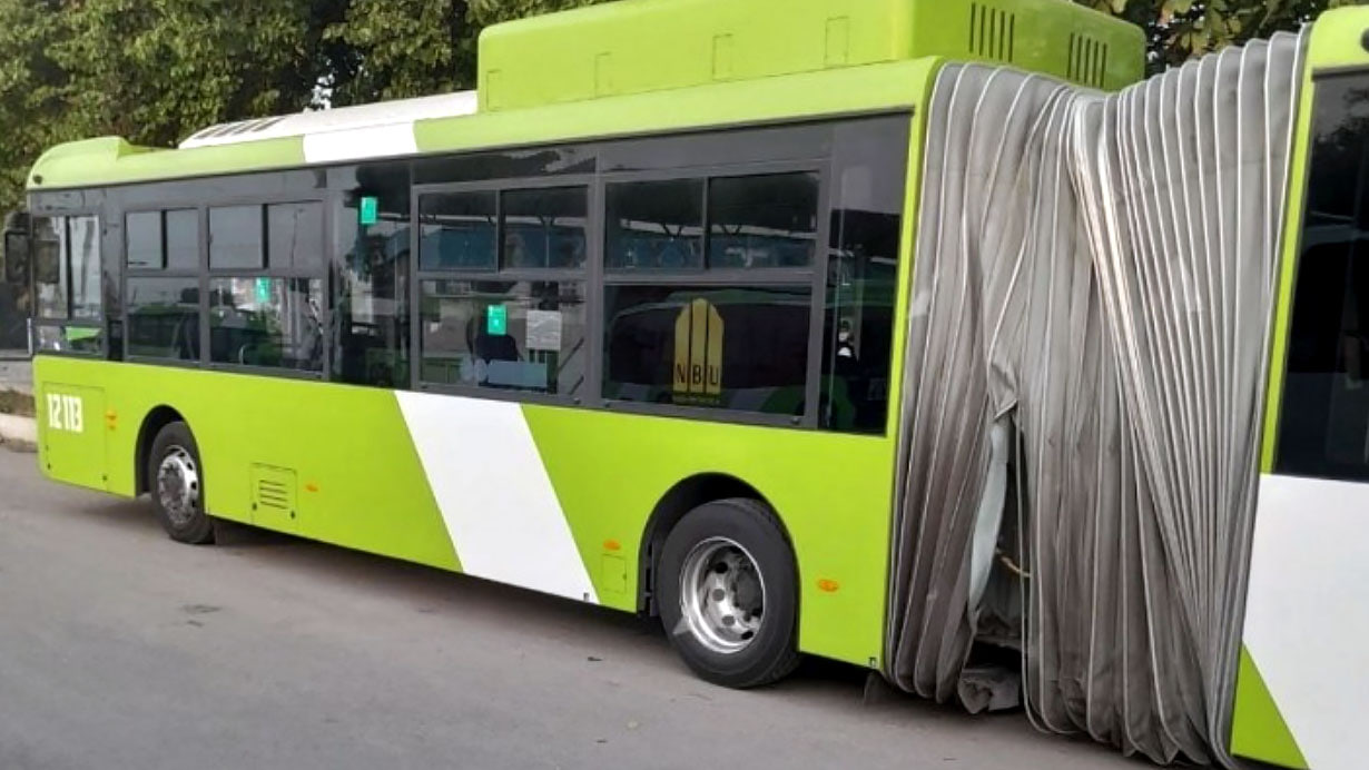 Toshkentda “garmoshka” avtobus YTHga uchradi