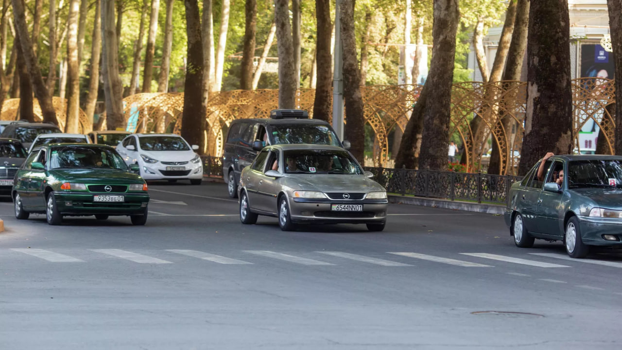 Tajikistan bans import of old cars from Kazakhstan