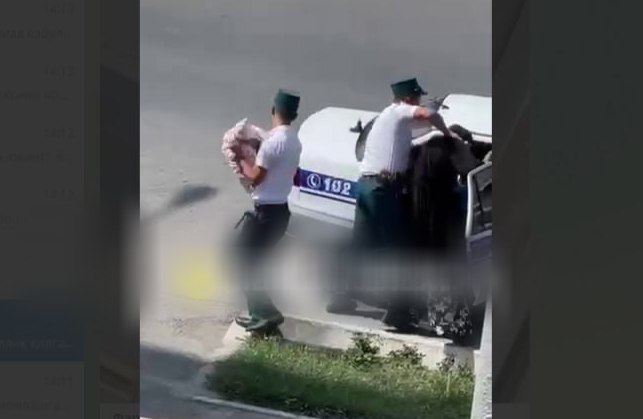 Ichki ishlar xodimlari bolali ayolni tepib, mashinaga majburan o‘tkazgan holati yuzasidan izoh berildi