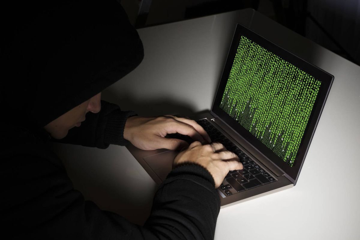A cyber extortionist was caught in Bukhara, who edited photos of a 35-year-old woman and tried to embarrass her
