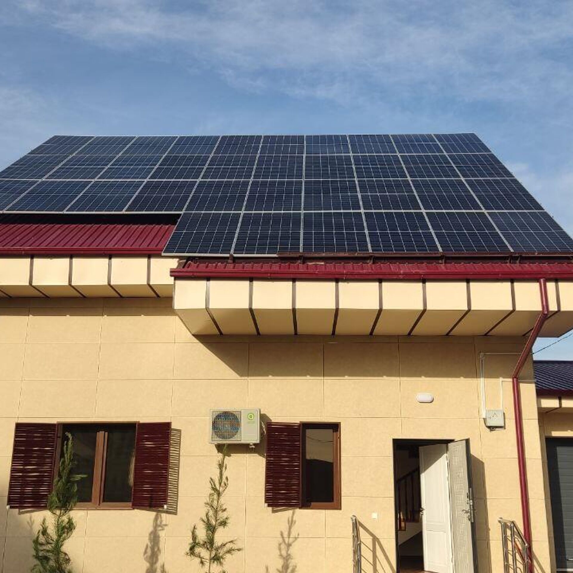 Quyosh panellari orqali olingan elektrni davlatga 1000 soʼmdan sotsa boʼladi