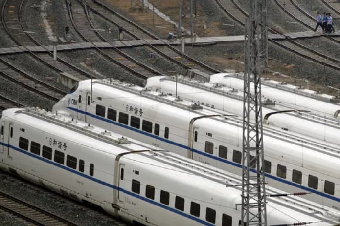 In China, a railway route over the sea has been launched