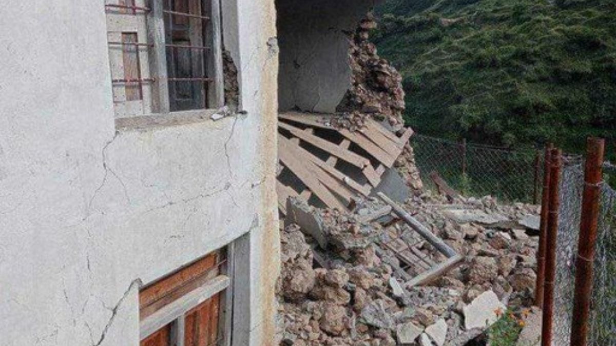 Two earthquakes rattle Nepal, injuring 17, triggering landslides