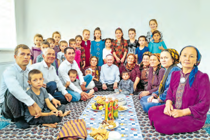 The oldest resident of the city of Arkadag has been named. He has 74 great-grandchildren!