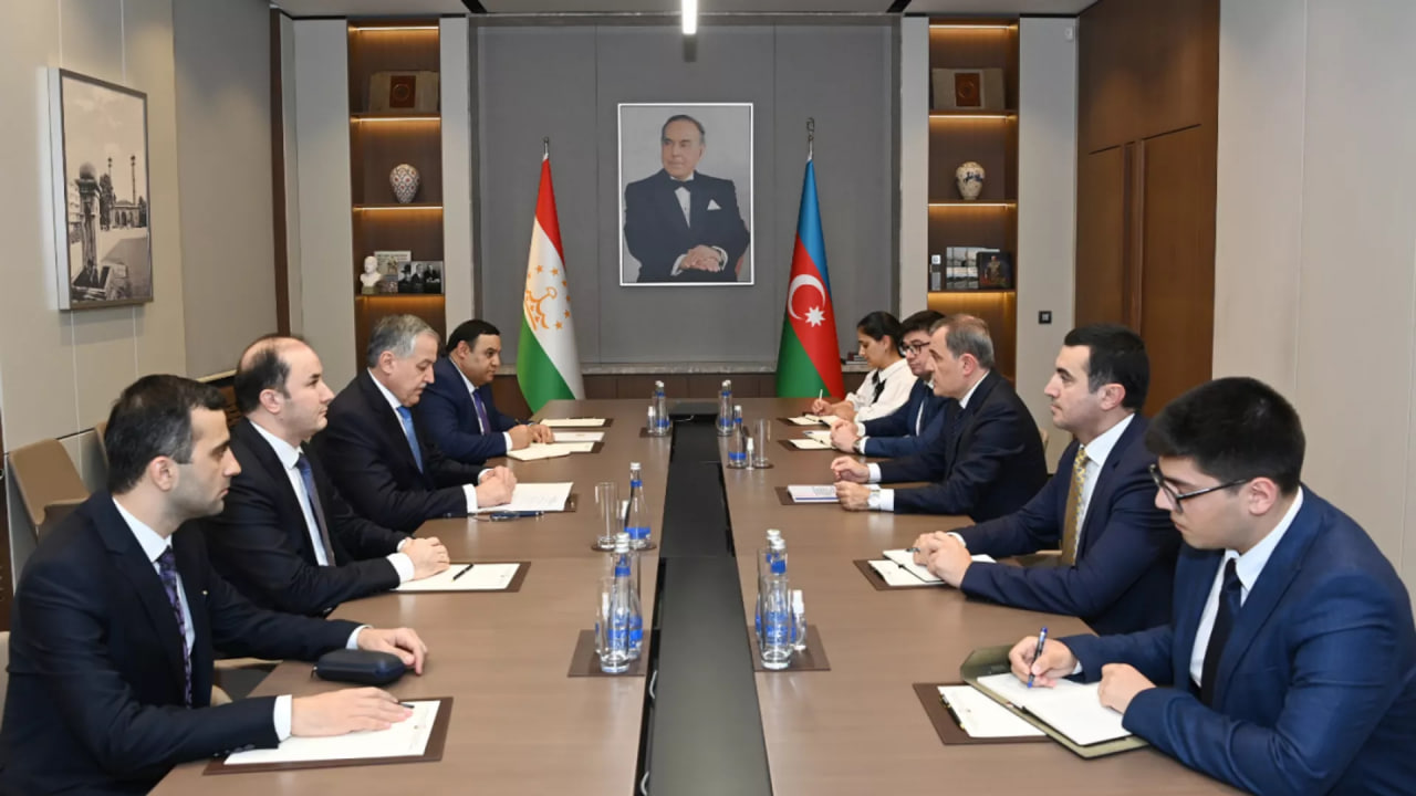 The foreign ministers of Tajikistan and Azerbaijan met in Baku