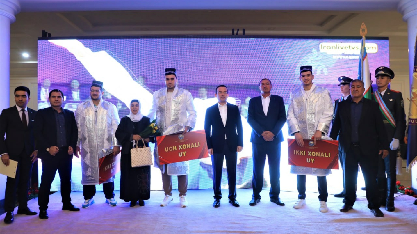 A house was presented to Bahadir Jalolov and a number of other athletes from Surkhandarya