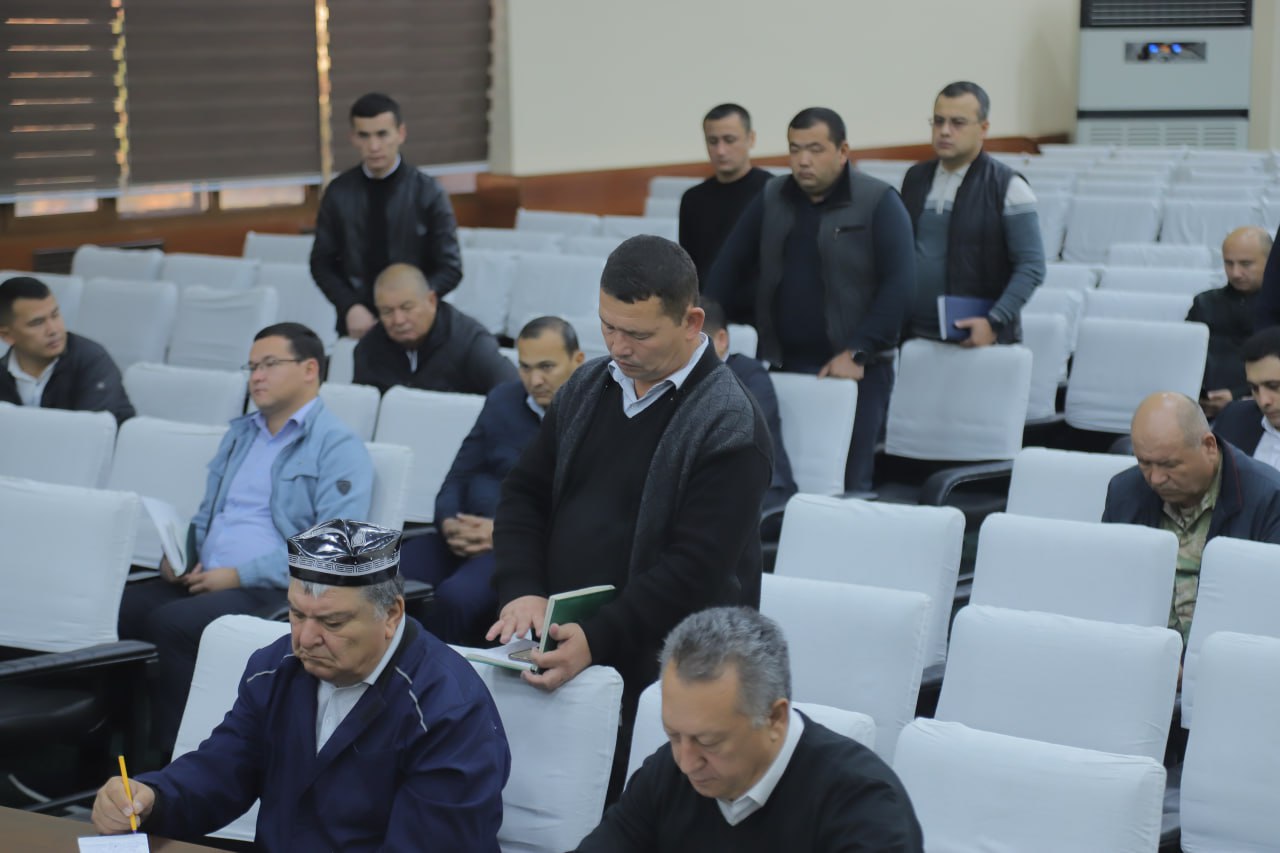 Yangiyol district governor punished 6 of his assistants for irresponsibility