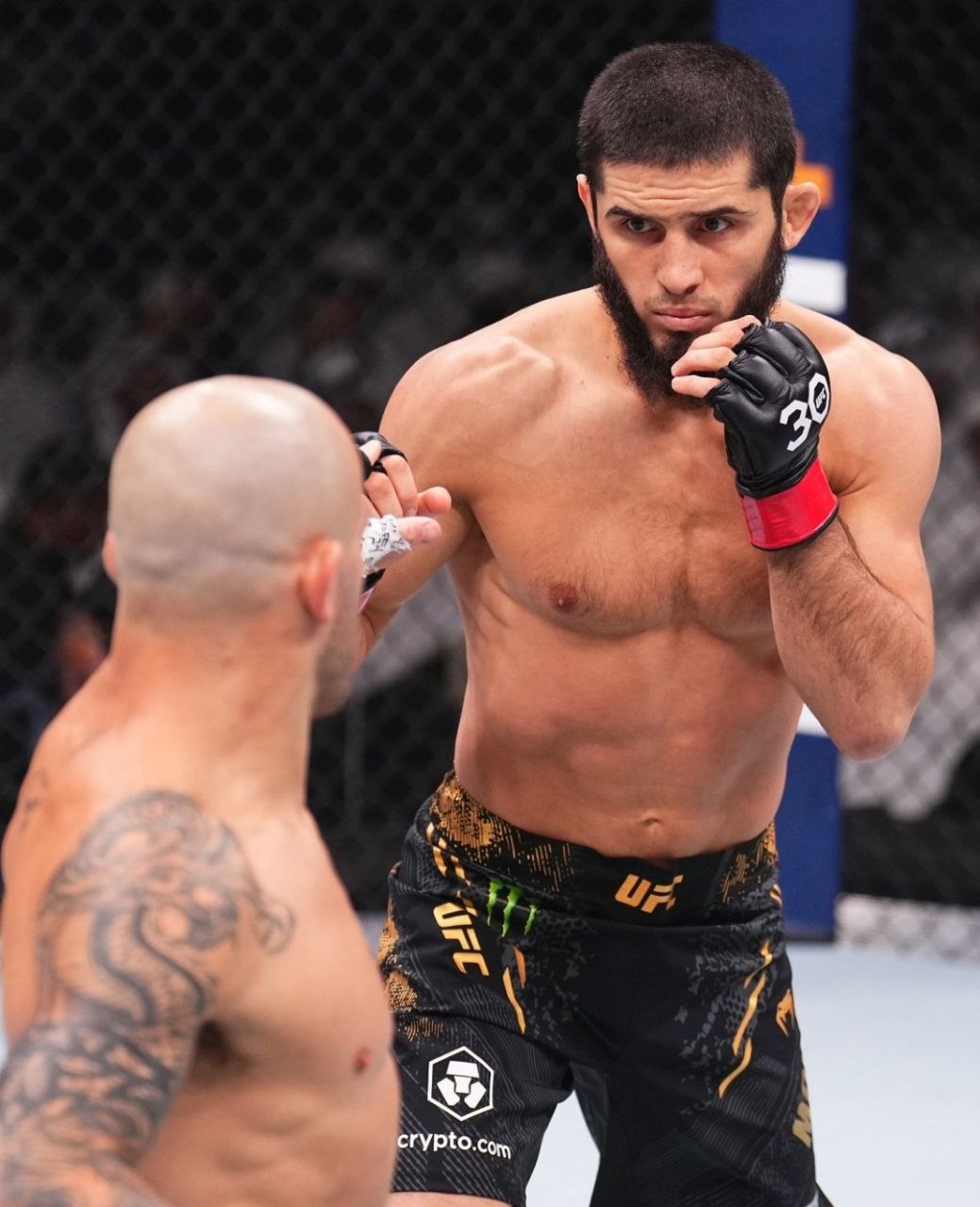 1,79 million dollar — UFC 294 turnirida eng katta gonorar Islom Maxachevga berilgani maʼlum boʻldi!