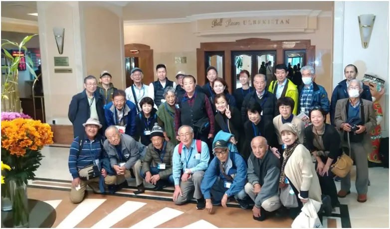 30 Japanese volunteers came to Uzbekistan to green the Aral Bay