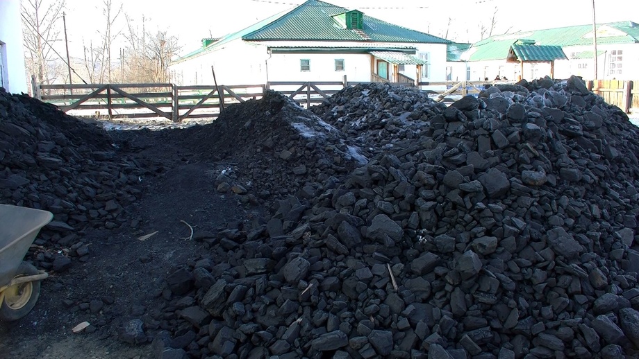 67.3 percent of the 10,118 schools in Uzbekistan are heated with coal