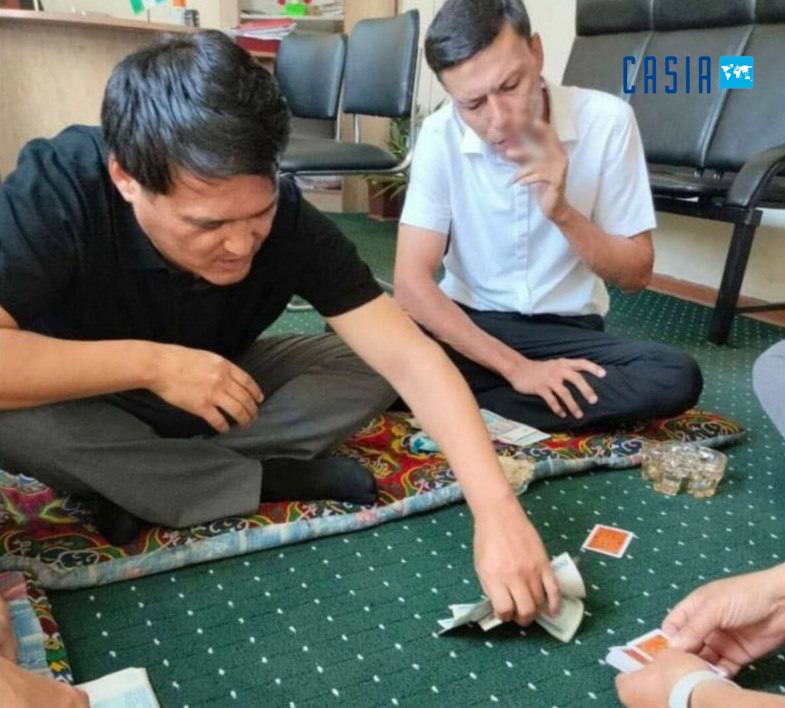 Qimor o‘ynagan mansabdorlar 990 ming so‘m jarimga tortildi