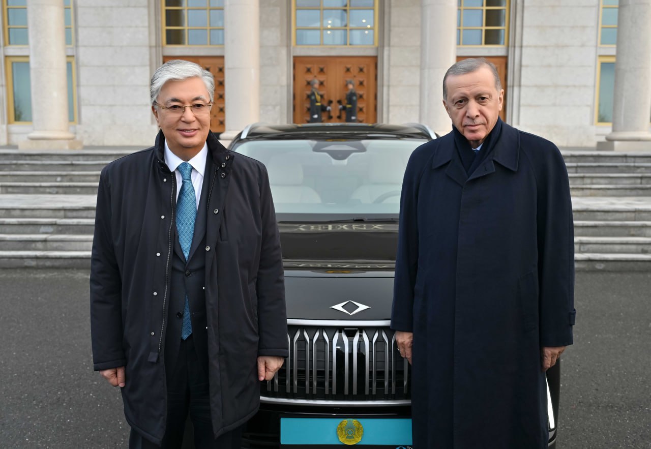 Erdogan presented Togayev with a Togg electric car