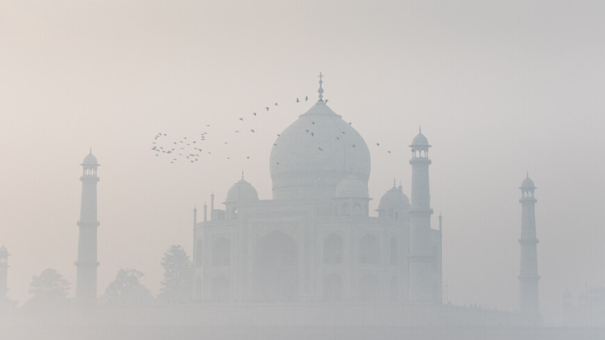 Thick smoke covered Taj Mahal