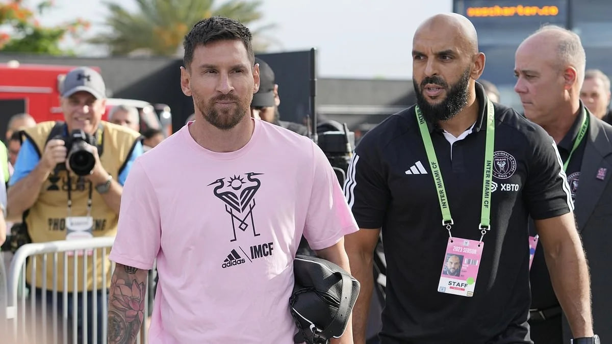 It became known how much Messi's bodyguard earns!