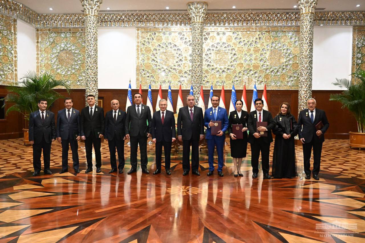 Cultural and artistic figures of Uzbekistan and Tajikistan were awarded with high honorary titles