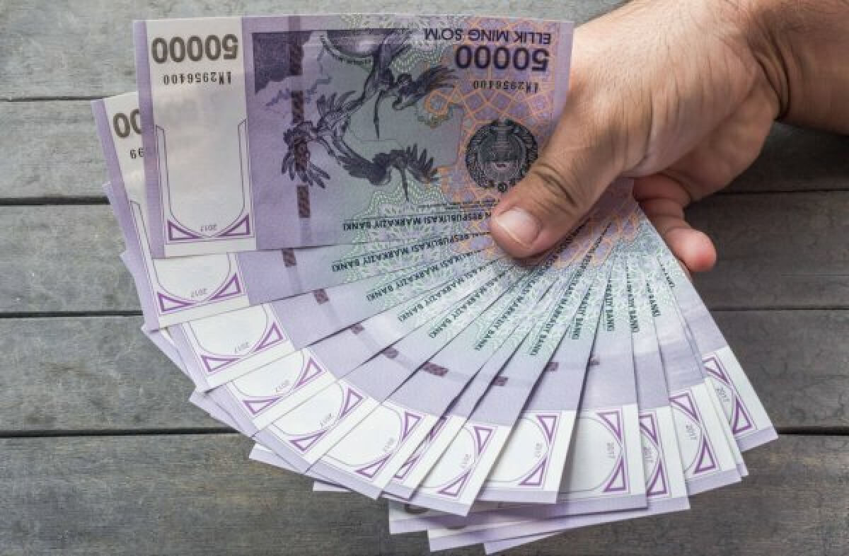 The average monthly salary in Uzbekistan is 4.9 million soums