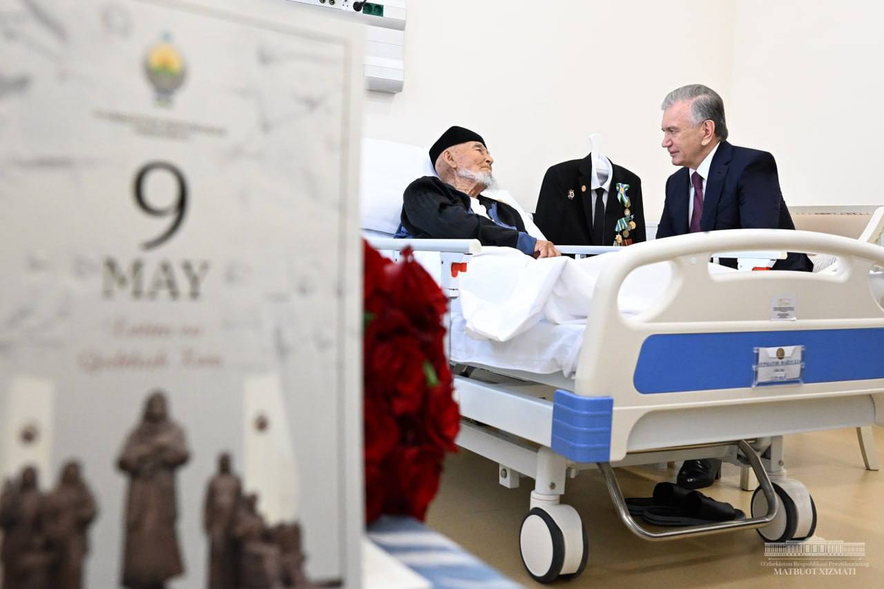 Mirziyoyev urush faxriylarini ziyorat qildi