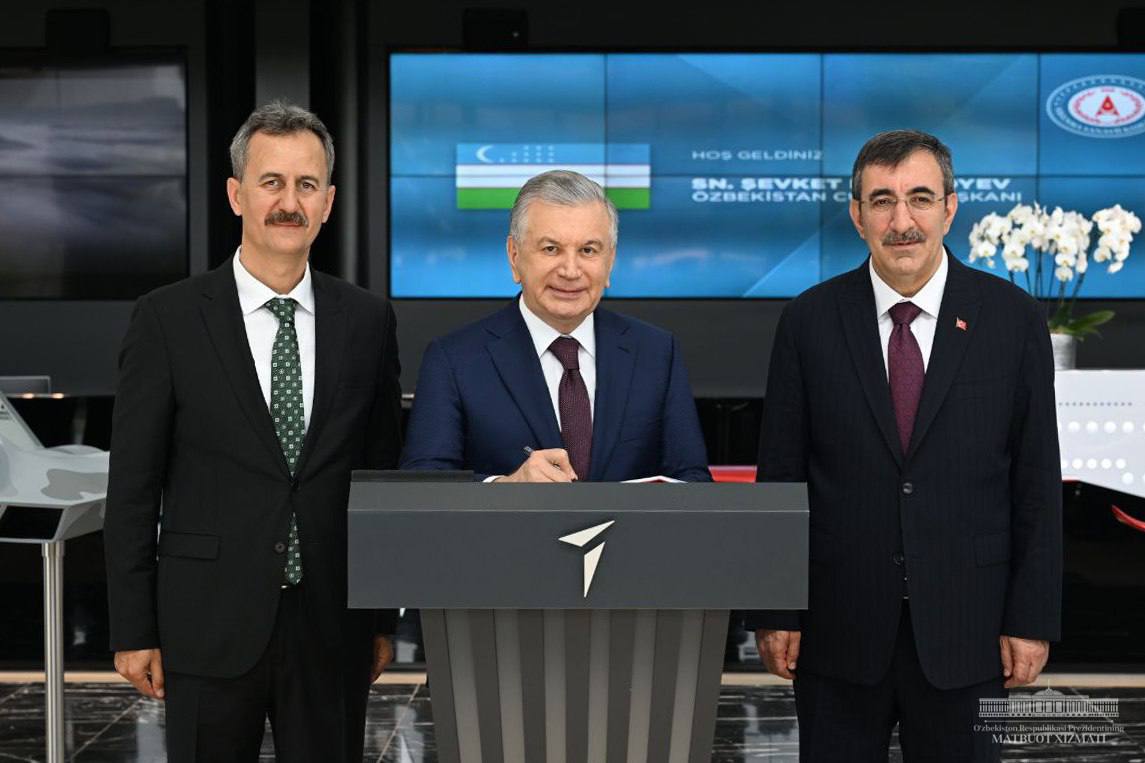 Prezident Turkiya aerokosmik kompaniyasida bo‘ldi