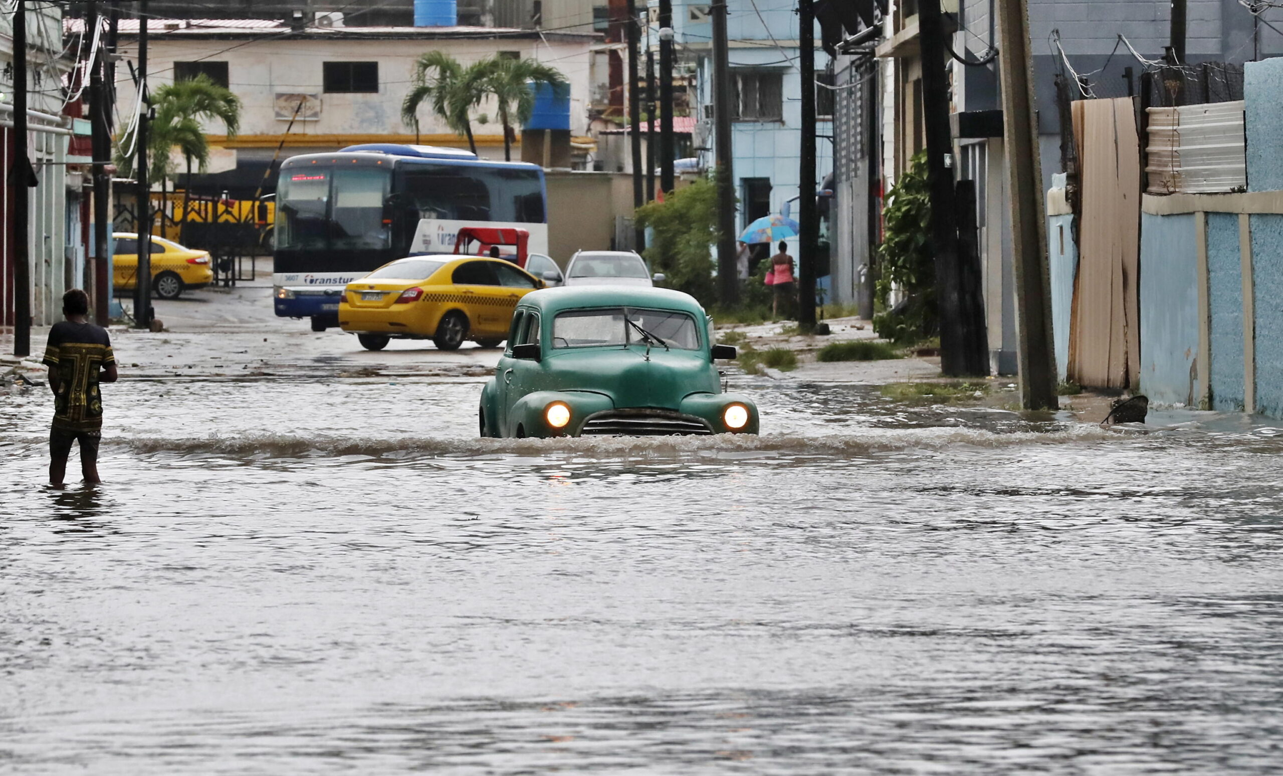 Chile and the United States suffering from floods
