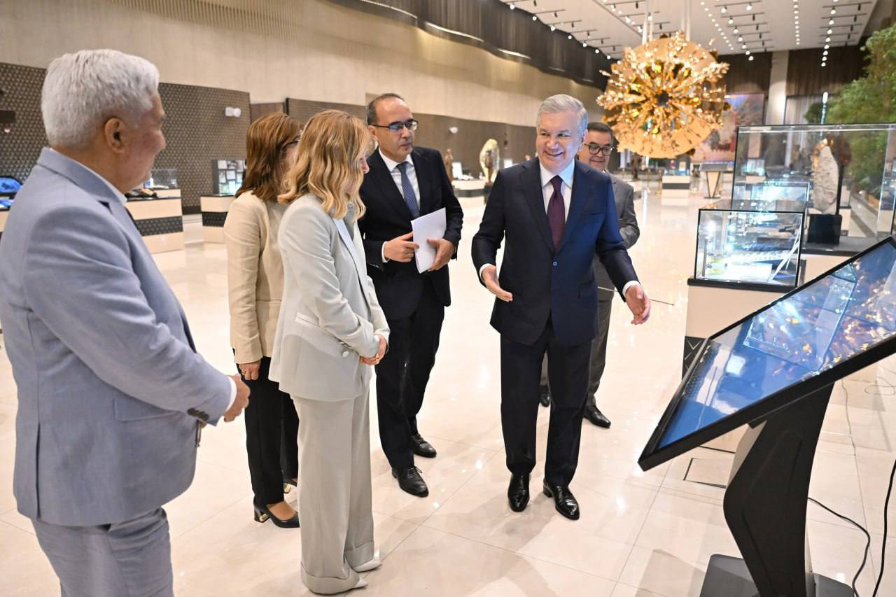Shavkat Mirziyoyev and Giorgia Meloni visited the exhibition in Samarkand