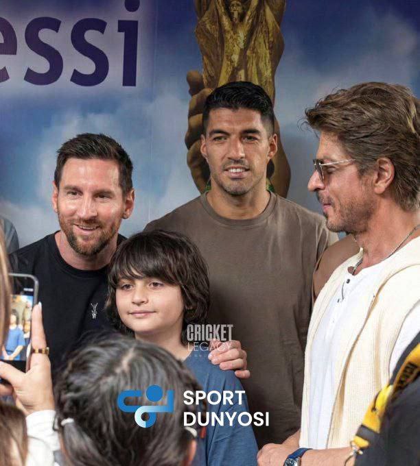 Football and Bollywood Stars Meet: Messi and Shah Rukh Khan in India