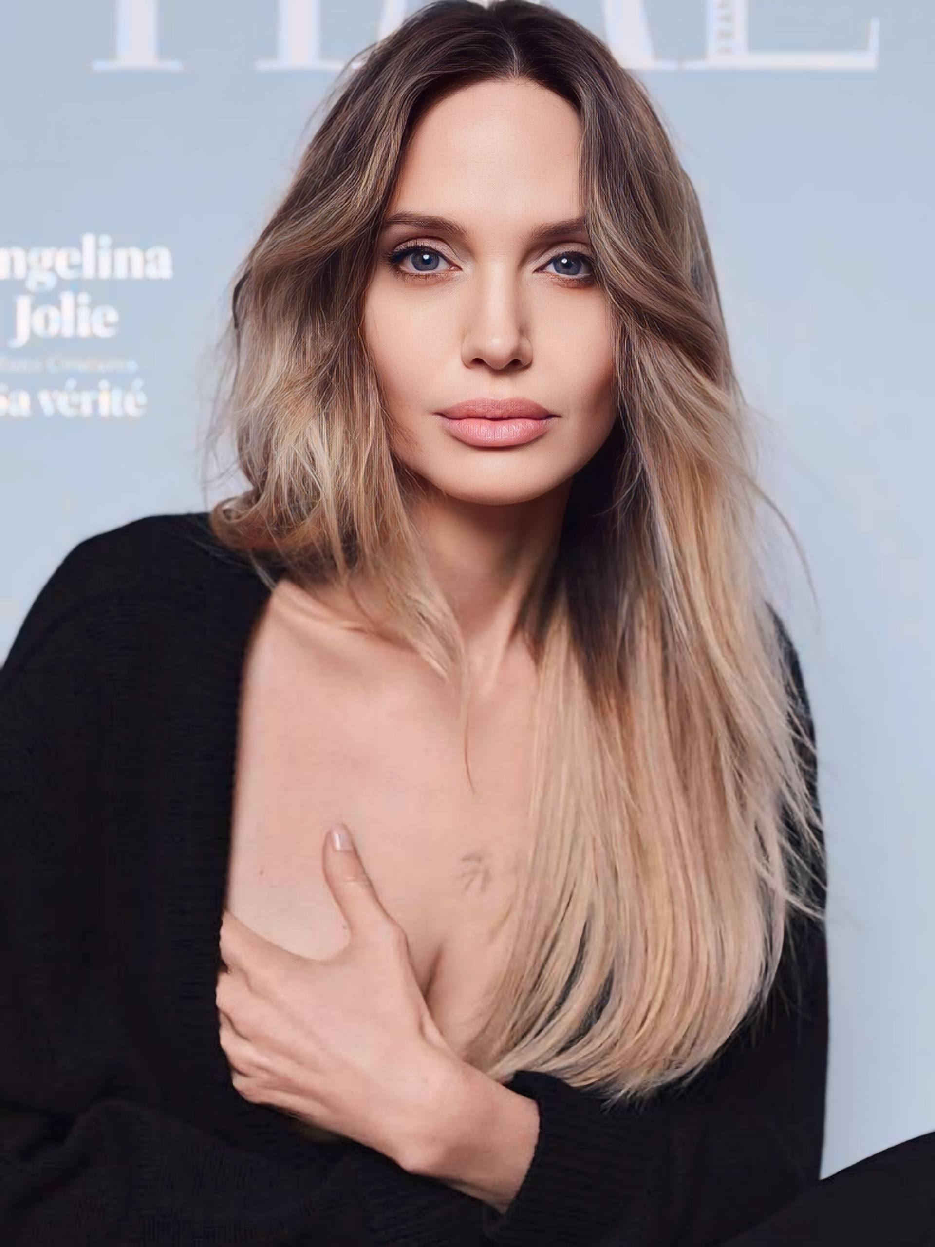 Angelina Jolie showed her chest scars from an operation