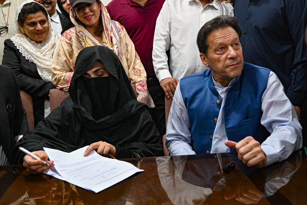 Former Pakistani Prime Minister Imran Khan and His Wife Sentenced to 17 Years in Prison