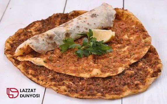 Lahmajun Pide
