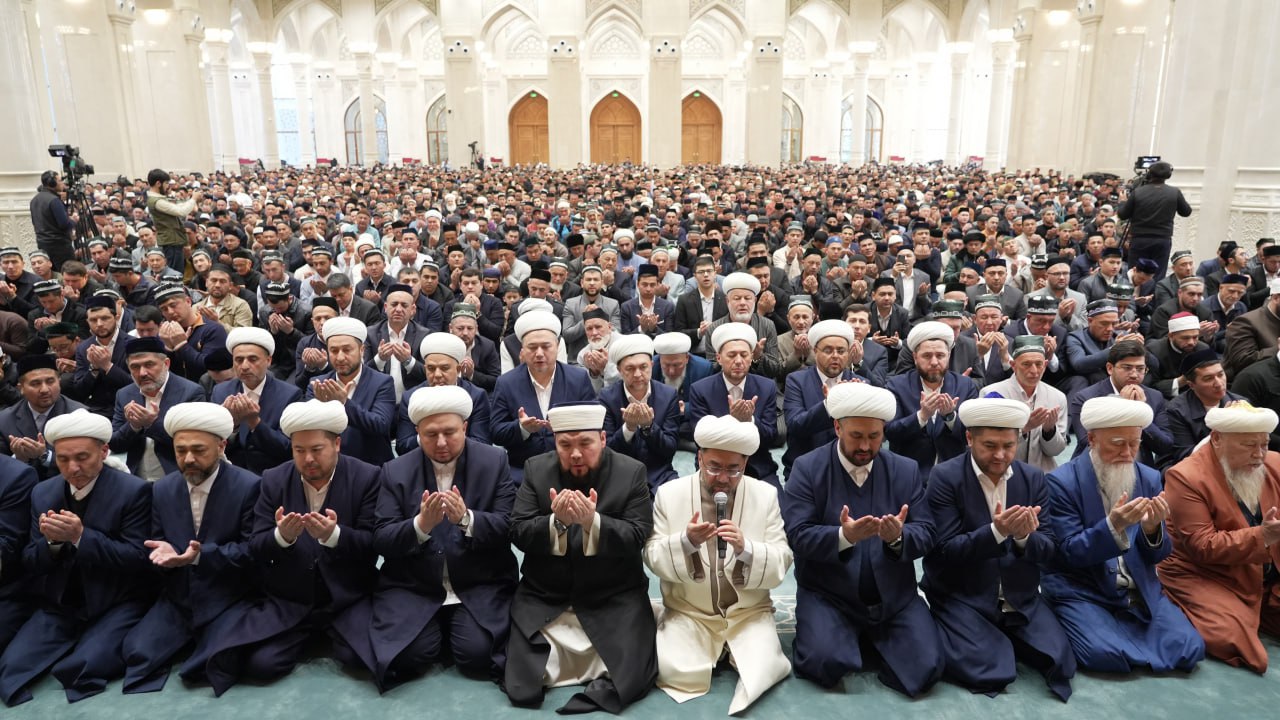 The first Eid prayer was performed at the Imam Bukhari complex