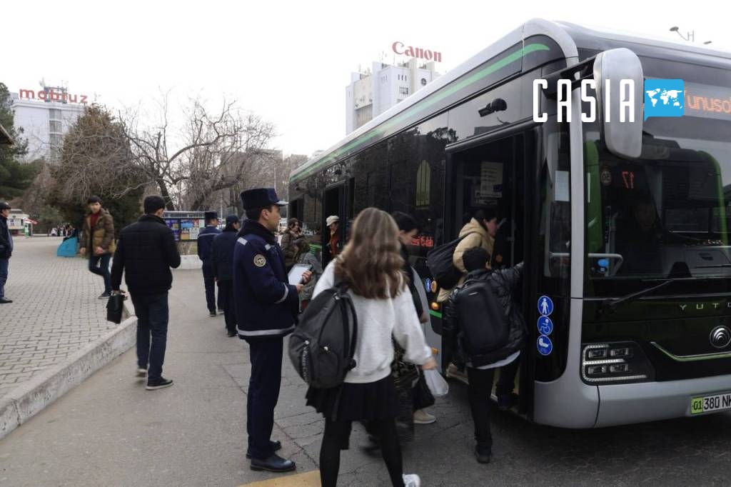 Over 30 000 passengers fined for failing to pay for buses in Tashkent