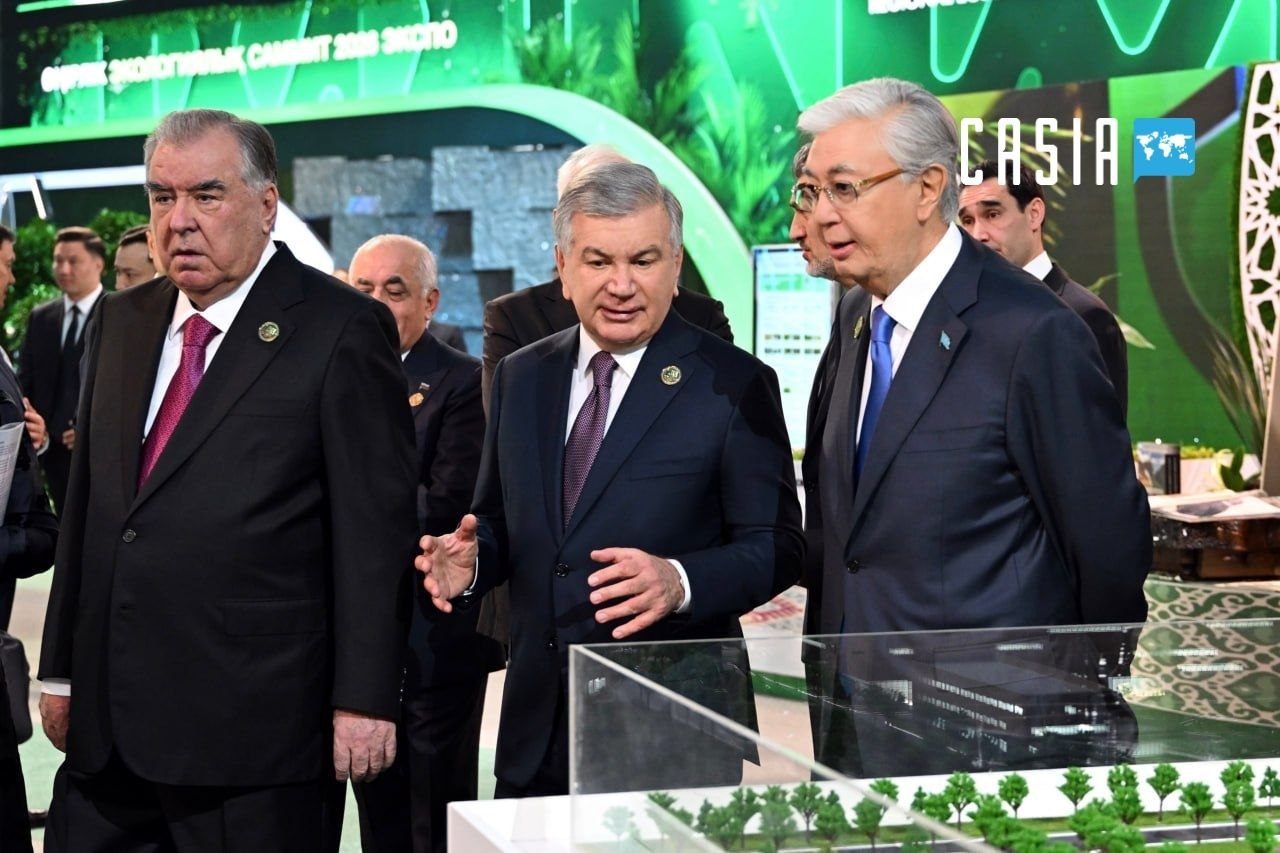 President visits Regional Environmental Summit Exhibition
