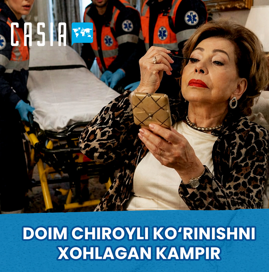 91-year-old woman waits for an ambulance and puts on eyelashes 