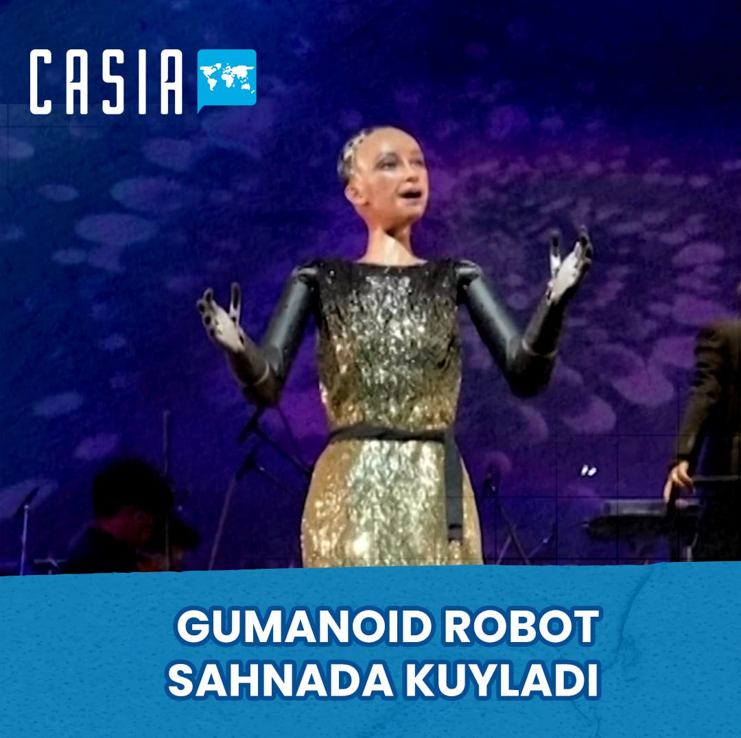Humanoid robot sings on stage in China
