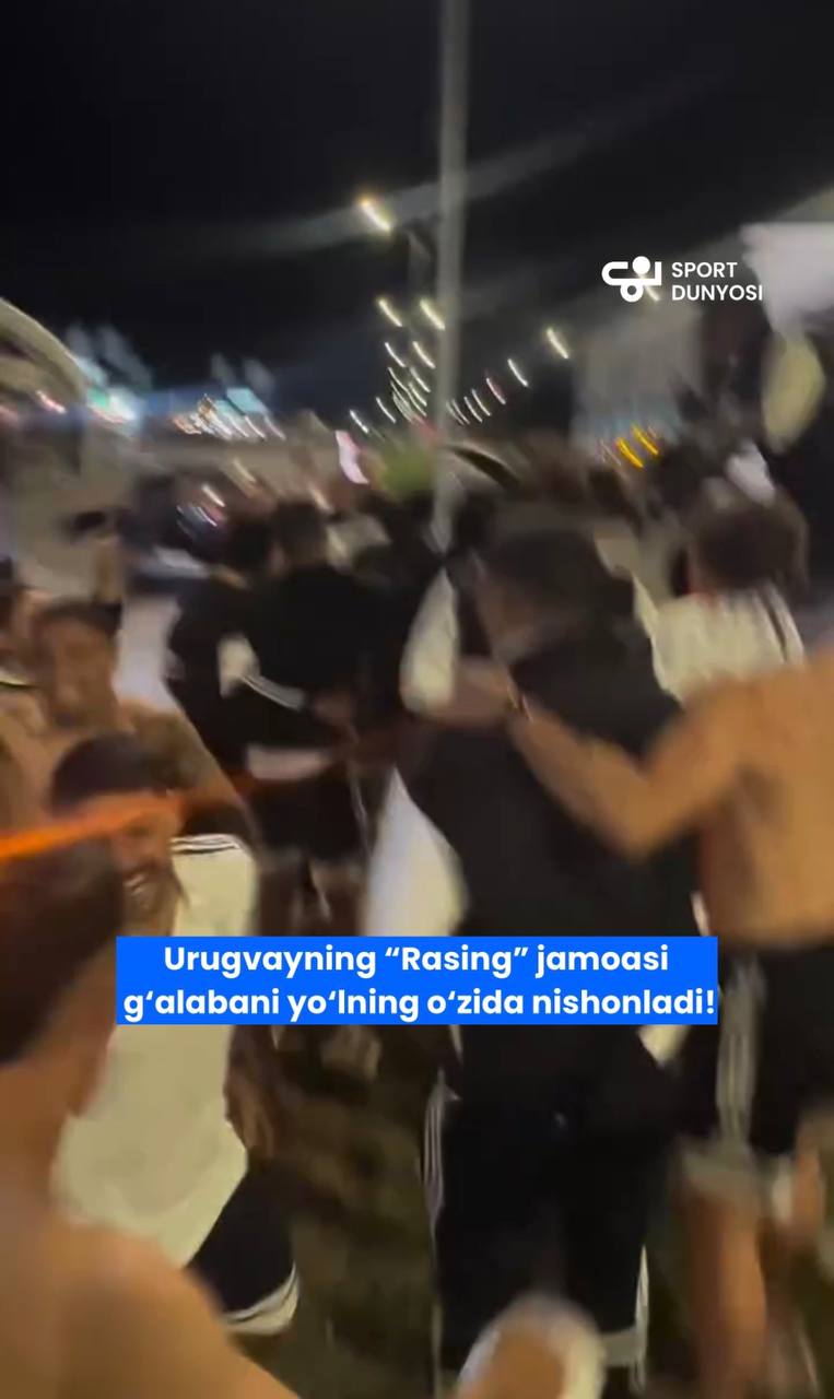 Uruguay's Racing celebrates victory on the road!