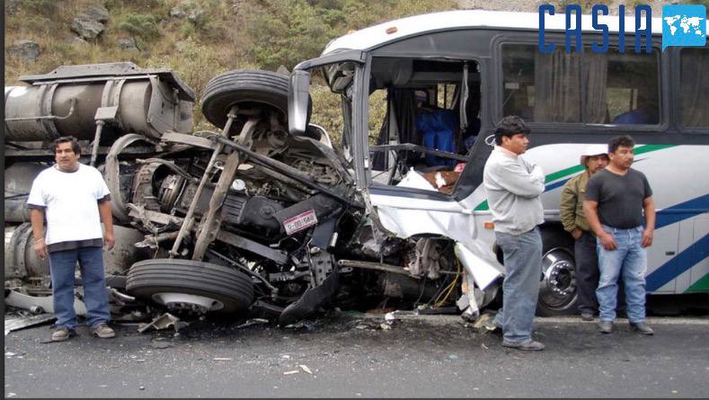 11 killed in tourist bus crash in Mexico