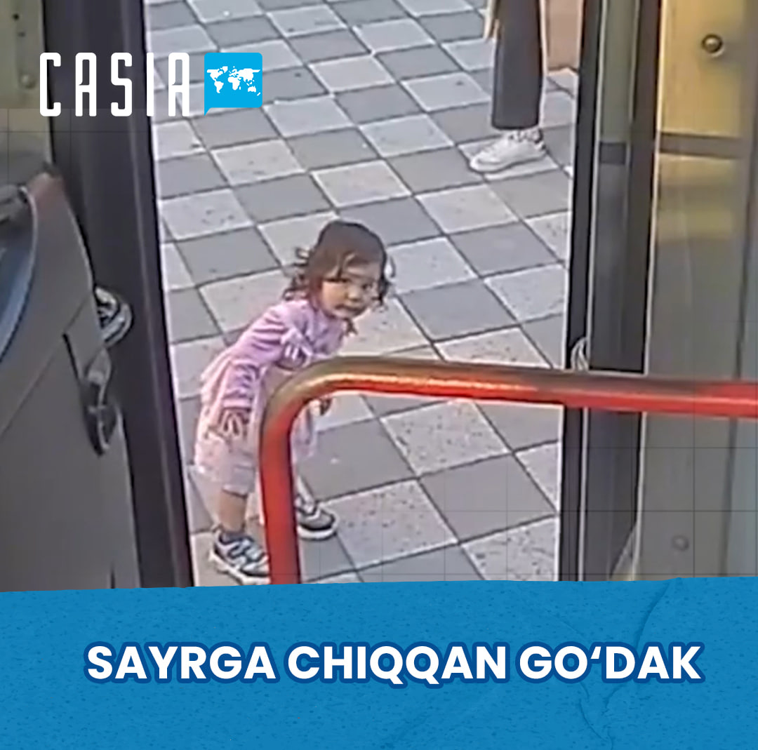 Baby on a walk: 2-year-old girl gets on a bus alone
