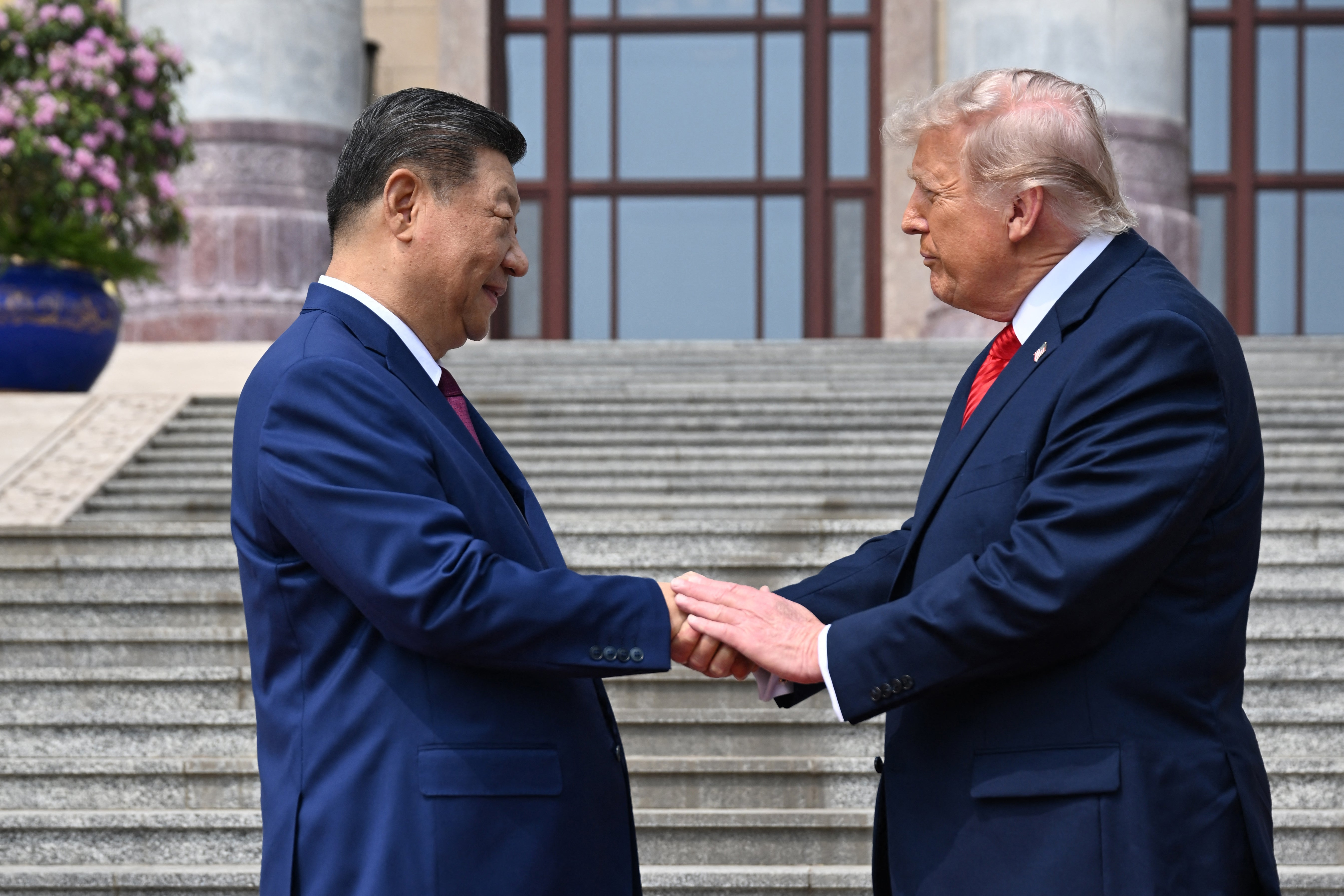 Trump and Xi Jinping begin talks in Beijing